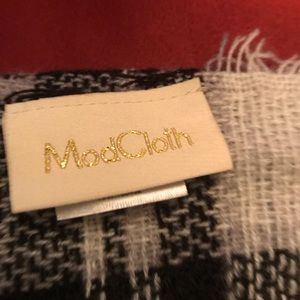 Mod cloth blanket scarf